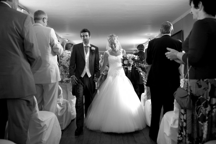 Issy Oakes Weddings - 1000091_44d10bb7be17eb.jpg